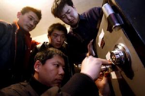 开保险柜靠手感 开保险柜靠手感