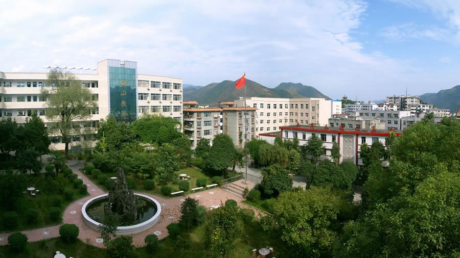 白河一中全景 白河一中全景