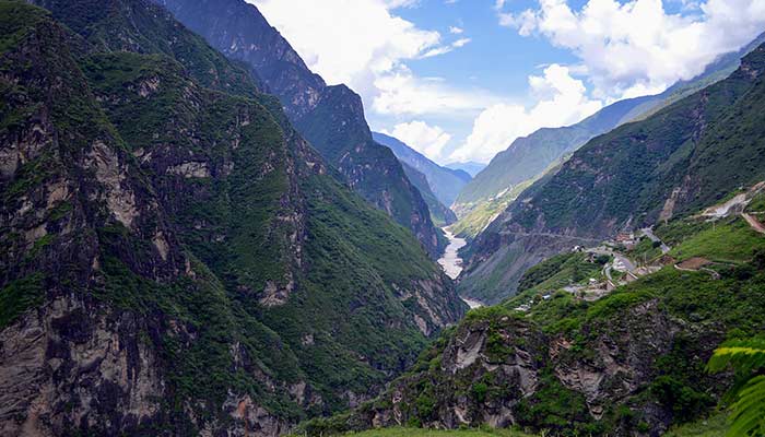 虎跳峡旅游攻略 自驾游虎跳峡怎么玩