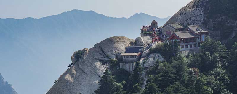 人心齐泰山移下一句 人心齐泰山移下一句是什么