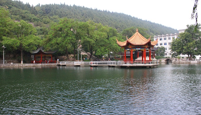 湖南湖北指的是哪个湖 湖南湖北中的湖字指的是什么