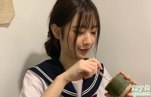 女生说好想吃宵夜怎么回复 晚上聊天女生说饿了要点外卖吗1