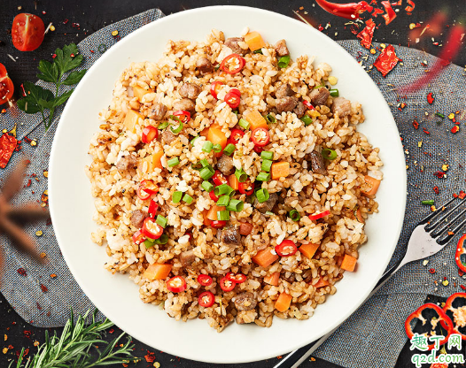蛋炒饭为什么黏糊糊的 蛋炒饭怎么做不黏糊糊3