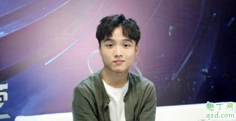 小龙堡加入rng真的假的 小龙堡去RNG是打野位吗1