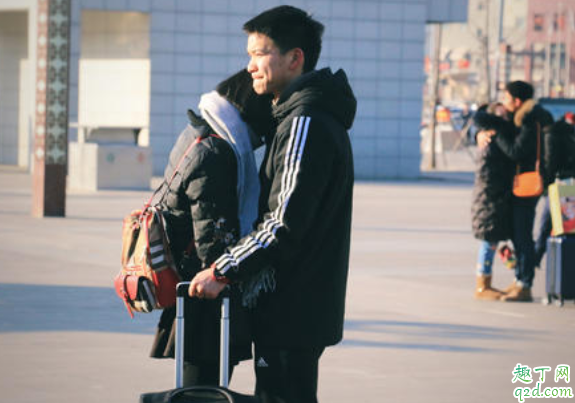 女朋友总是逃避接吻是什么原因 接吻时女生不张开嘴说明什么2