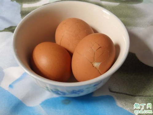 煮鸡蛋鸡蛋壳怎样不裂开 鸡蛋一煮就裂开怎么办3