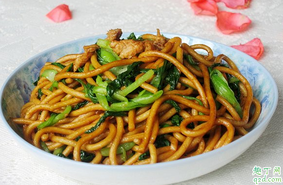 炒面是先蒸还是先煮 炒面是煮的好还是蒸的好1