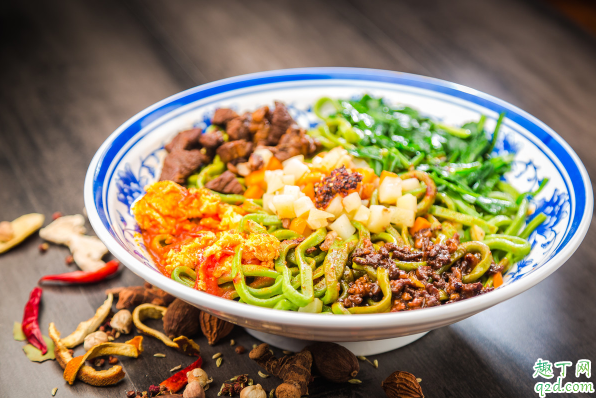 菠菜面要不要煮一下菠菜 菠菜面要把菠菜煮熟吗1