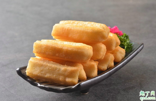 为什么炸油条中间发不起来 炸油条中间不蓬松是怎么回事2