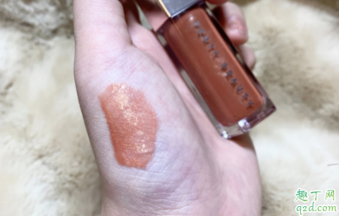 fenty glow唇釉是什么颜色 fb唇釉fenty glow唇釉试色2