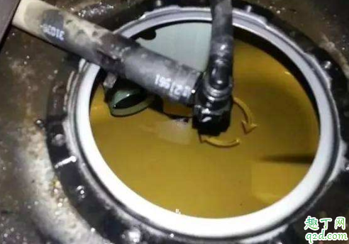 汽车油箱有杂质正常吗 油箱需要定期清理吗有积碳吗1