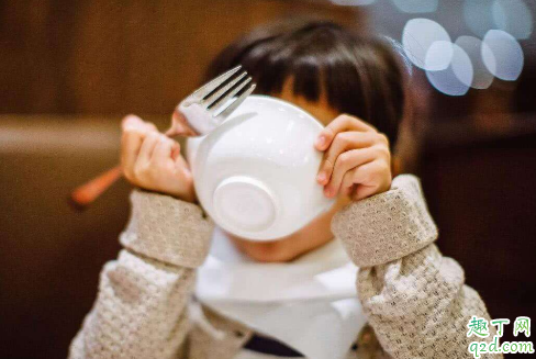 小孩为什么喜欢含饭不吞2