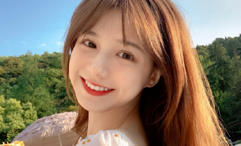 女孩子抱着都很软吗？想知道女孩子抱起来是什么感觉！1