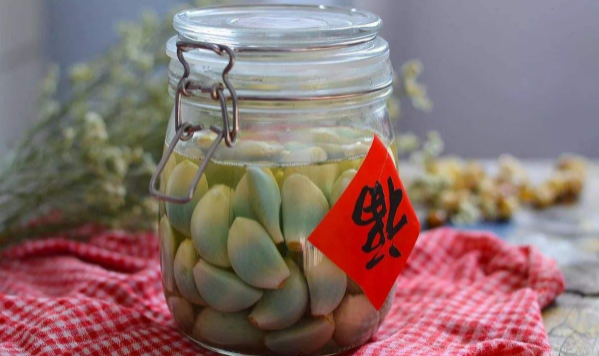 腊八蒜用大蒜好还是小蒜好1