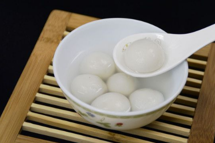 汤圆怎么p成冰墩墩的样子3
