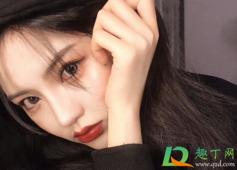 美瞳容易滑进眼球吗2