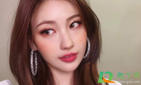 美瞳容易滑进眼球吗3