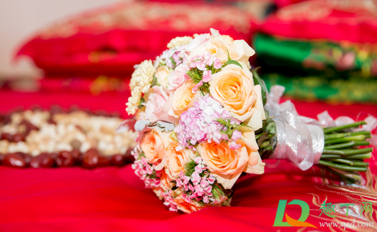 婚礼上接到手捧花可以求婚吗3