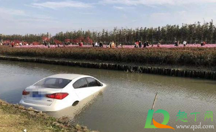 车进水里为什么打不开门4