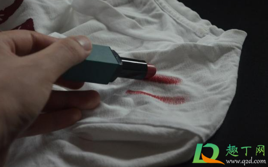衣服沾上口红印能洗掉吗1
