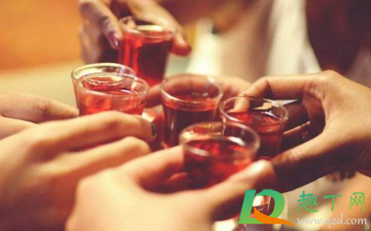 边喝水边喝酒好吗2