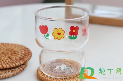 边喝水边喝酒好吗3