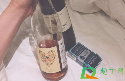 边喝水边喝酒好吗4