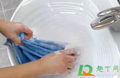 美缝剂衣服上粘住怎么洗的掉3