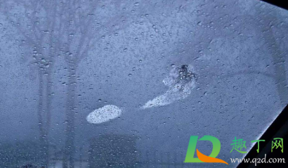夏天下雨车窗里面起雾怎么解决2
