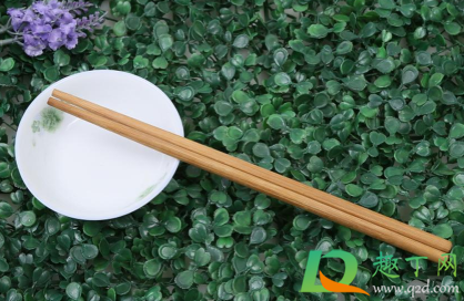 竹筷子发霉怎么有效去除霉斑1