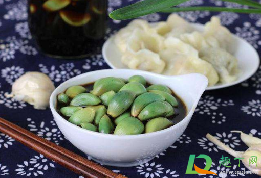 腊八蒜放糖好还是不放糖好3
