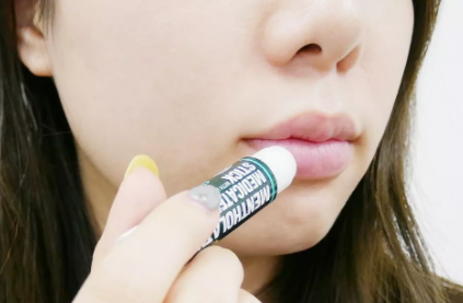 润唇膏能吃到肚子里吗2