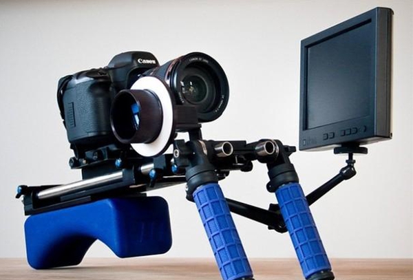 做自媒体需要用什么设备拍摄视频？？