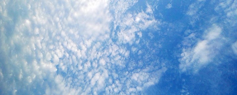 漂浮在空中一朵云有多重 漂浮在天空中的一朵云可能有多重 