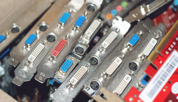 VGA 接口 电路 端口_700.jpg