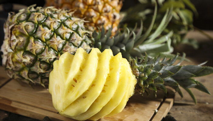 菠萝怎么削皮 菠萝如何削皮